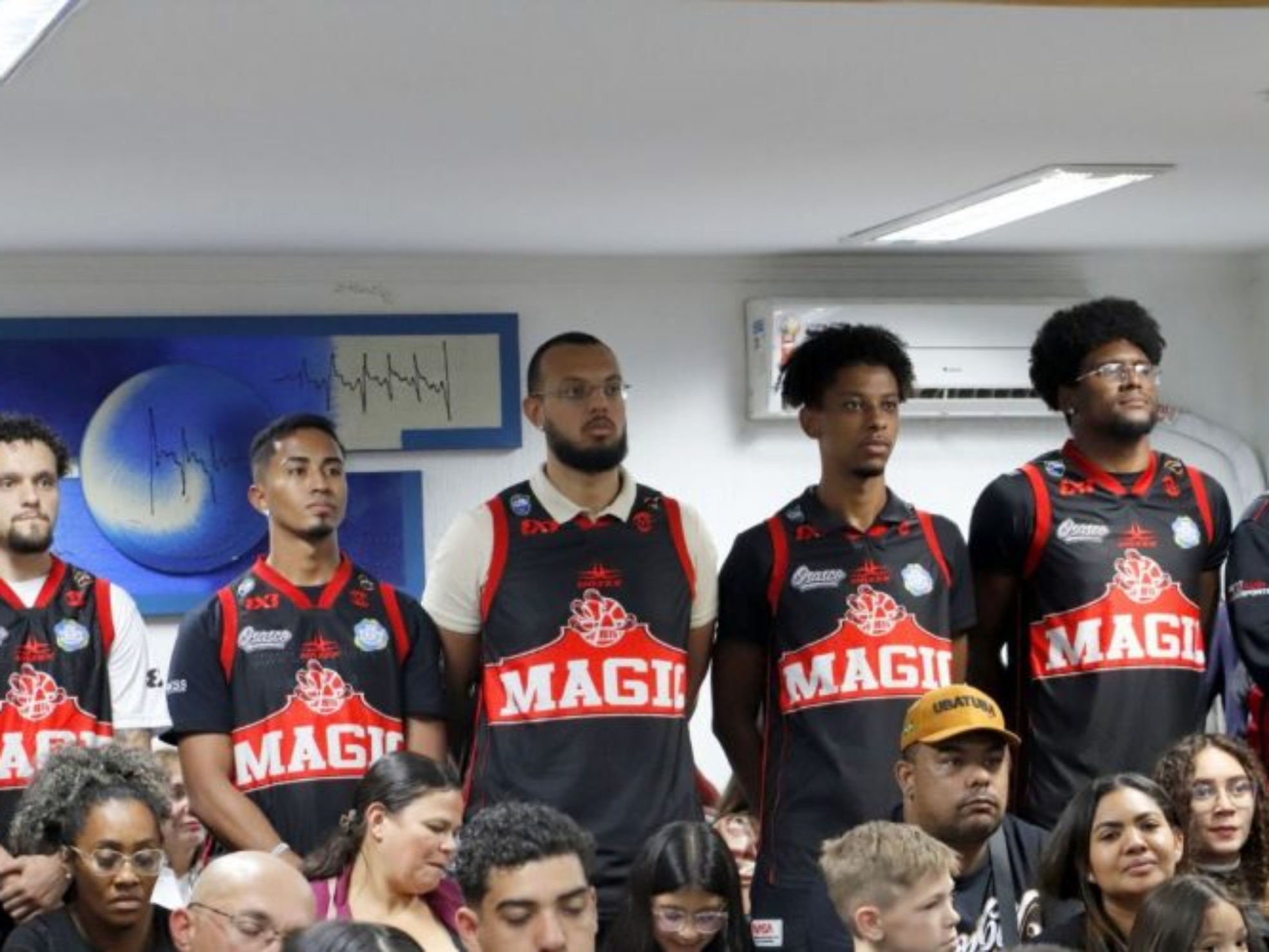 Reconhecimento ao esporte e à cultura! A Câmara Municipal de Osasco homenageou a equipe de Basquete 3x3 pelo destaque no Campeonato Paulista Série Ouro e a Orquestra Infantil de Cordas do CEU José Saramago pela emocionante participação na posse das Autoridades Mirins 2026.

Crédito: Câmara De Osasco