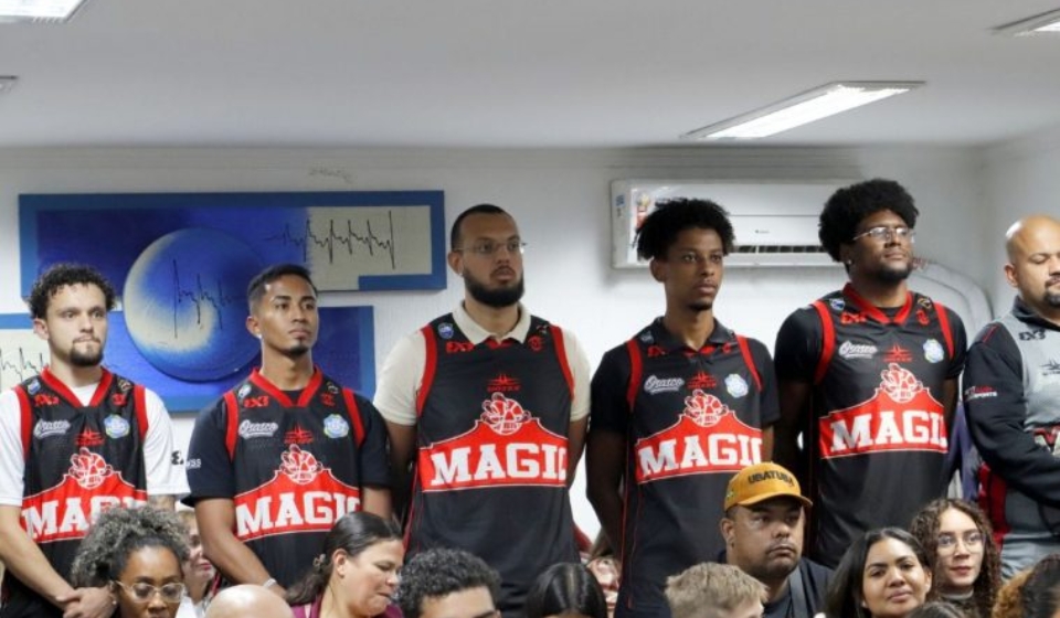 Reconhecimento ao esporte e à cultura! A Câmara Municipal de Osasco homenageou a equipe de Basquete 3x3 pelo destaque no Campeonato Paulista Série Ouro e a Orquestra Infantil de Cordas do CEU José Saramago pela emocionante participação na posse das Autoridades Mirins 2026.

Crédito: Câmara De Osasco
