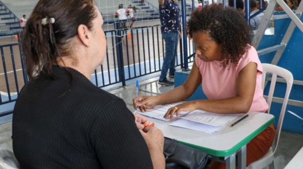 Moradores realizam inscrição em unidade do CRAS para participar do Programa Auxílio Desemprego em Carapicuíba.
Crédito: Divulgação/Prefeitura De Carapicuíba