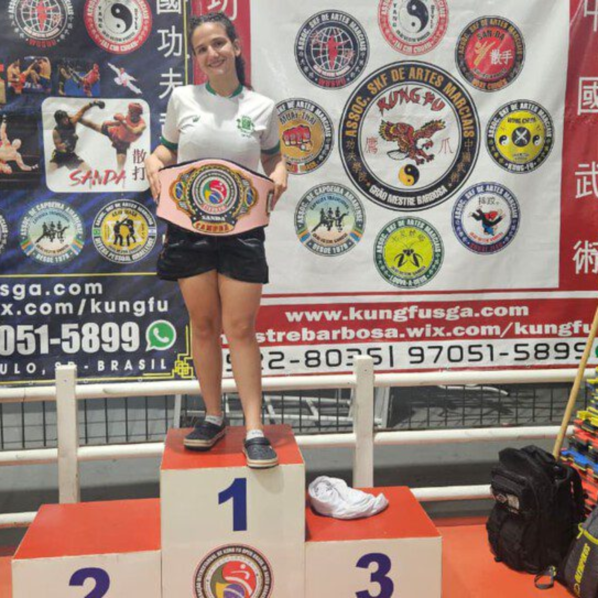 A atleta Barbara de Souza Segatti Tafuri conquistou o cinturão da categoria até 55 kg no 17º Kung Fu Open Fight Brasil, representando Osasco e o programa Bolsa Atleta da Prefeitura.

Crédito: Divulgação
