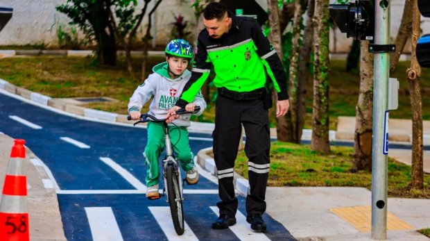 Alunos da rede municipal participaram das primeiras atividades do Circuito Educativo de Trânsito Seguro inaugurado pela Prefeitura de Osasco.

Imagens: Fernanda Cazarini