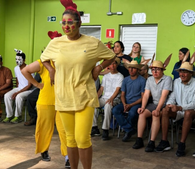 Alunos da APAE Cotia sobem ao palco com o espetáculo “Os Saltimbancos” e mostram que a arte é um espaço de inclusão, talento e transformação.

Crédito: Divulgação