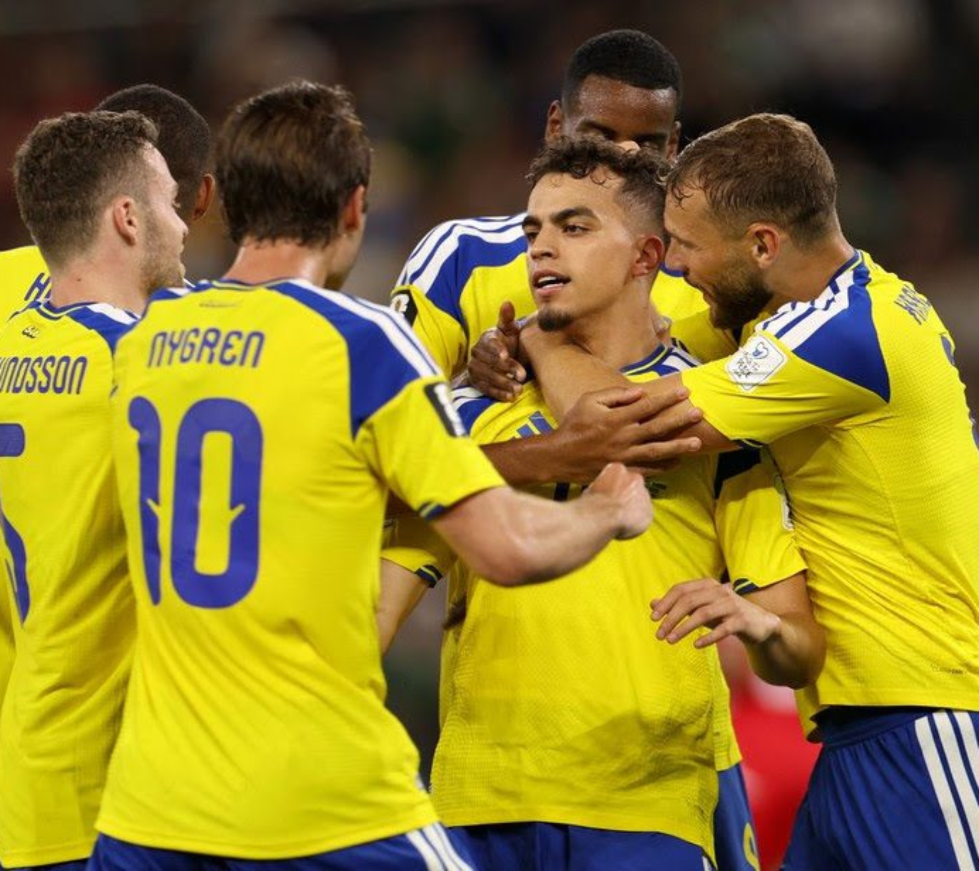 Yasin Ayari comemora primeiro gol pela Suécia na Copa do Mundo em partida com a Tunísia Julio Cesar AGUILAR / AFP
