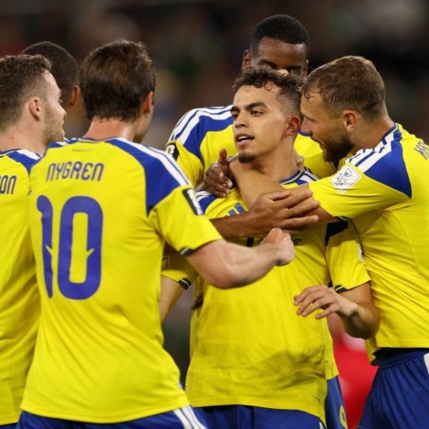 Yasin Ayari comemora primeiro gol pela Suécia na Copa do Mundo em partida com a Tunísia Julio Cesar AGUILAR / AFP