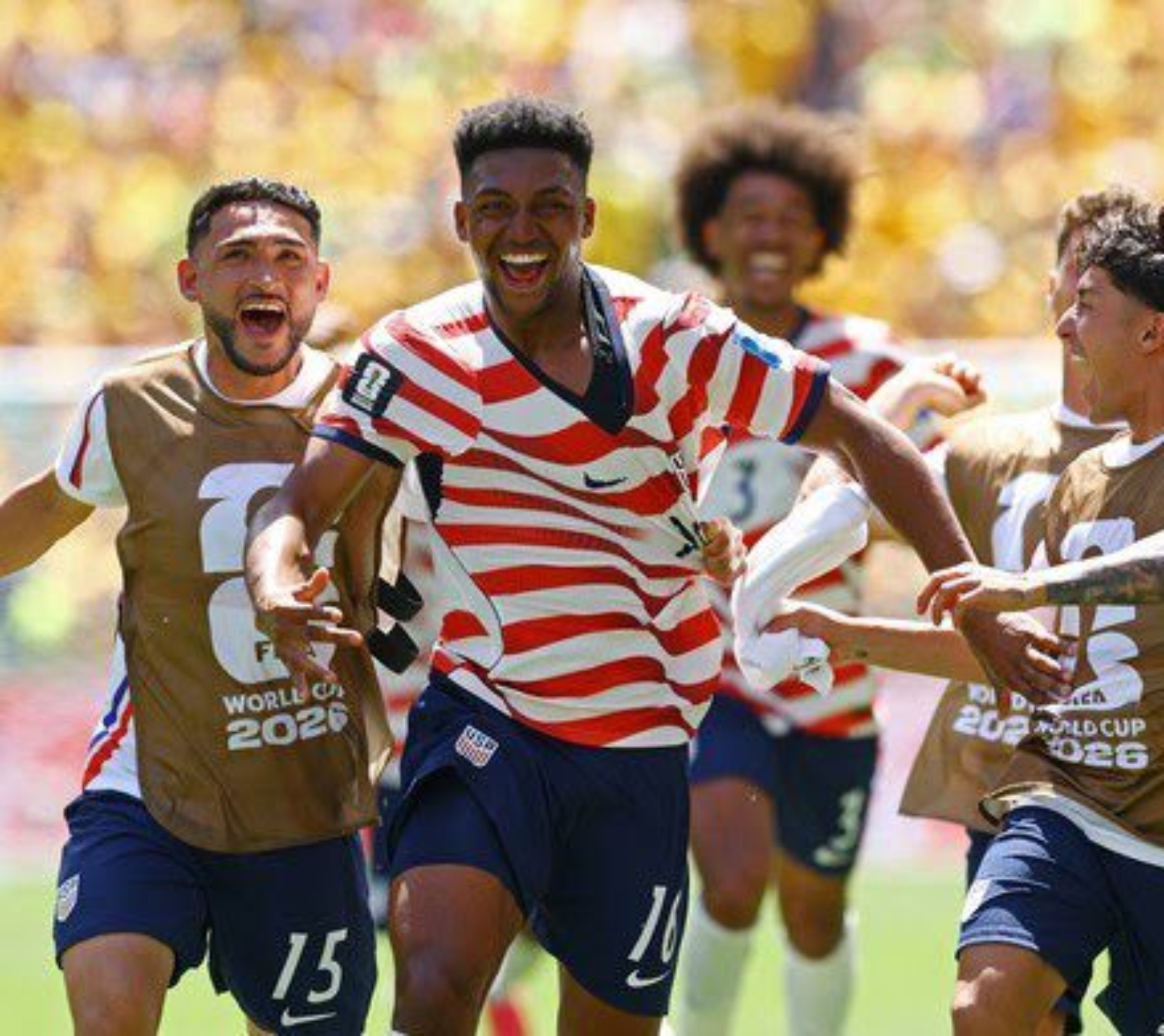 Alex Freeman comemora seu gol em Estados Unidos x Austrália pela Copa do Mundo 2026 — Foto: REUTERS/Albert Gea