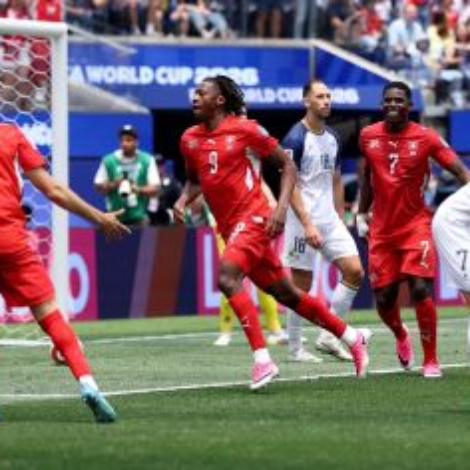 Johan Manzambi marcou dois gols na vitória da Suíça contra a Bósnia pela segunda rodada do Grupo B da Copa do Mundo  • Alex Livesey - FIFA/FIFA via Getty Images
