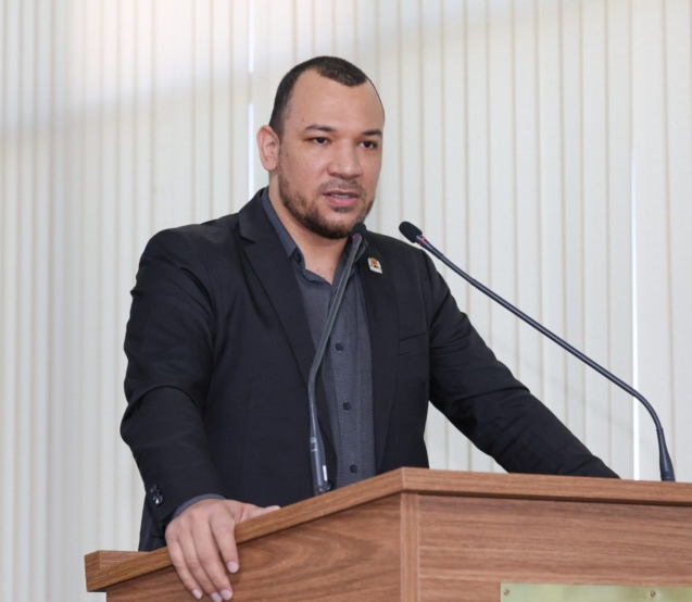 O vereador Dylan Dantas comemora a aprovação do Projeto de Lei “Não Me Toque”, iniciativa que amplia ações de conscientização, prevenção e combate ao abuso sexual infantil em Sorocaba.

Crédito: Câmara De Sorocaba