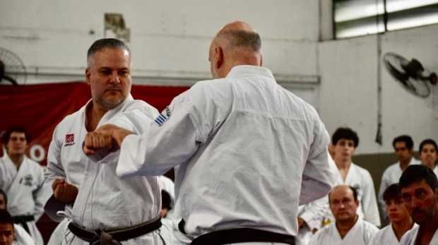 Osasco recebeu grandes nomes do karatê mundial em um encontro que reuniu tradição, técnica e atletas de vários estados brasileiros
Crédito: Divulgação.