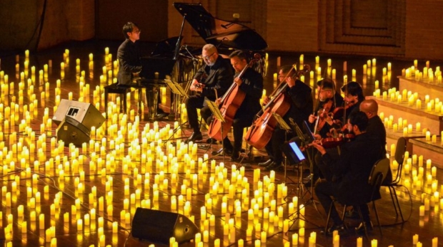 Atmosfera intimista e emocionante marca o Concerto à Luz de Velas – A Música do Cinema, no Teatro Municipal Glória Giglio, em Osasco.
Crédito: Divulgação