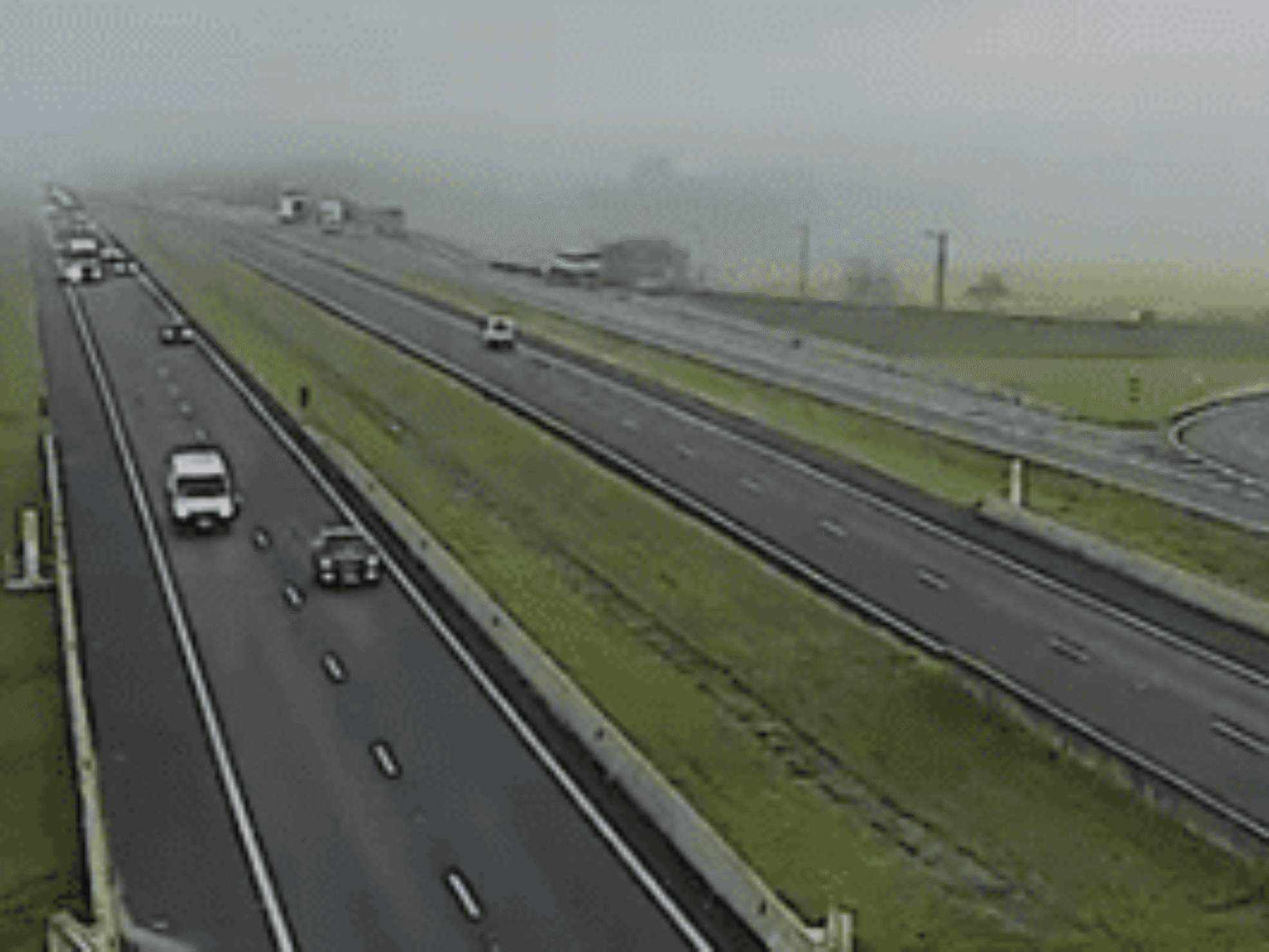 Neblina exige atenção redobrada dos condutores em trechos do Rodoanel Oeste; concessionária orienta sobre medidas preventivas para evitar acidentes.

Crédito: Divulgação