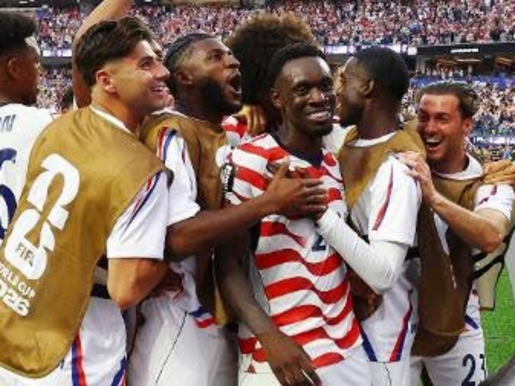 Jogadores dos Estados Unidos comemoram gol de Balogun contra o Paraguai, na Copa do Mundo
Imagem: REUTERS/Matthew Childs