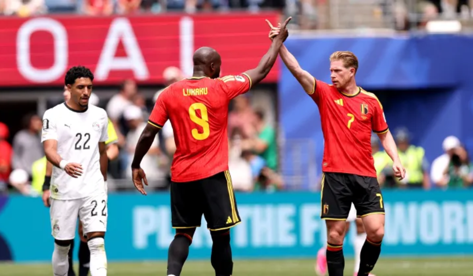 Lukaku e De Bruyne comemoram gol de empate da Bélgica contra o Egito, pela Copa do Mundo
Imagem: FRAN SANTIAGO/Getty Images via AFP…