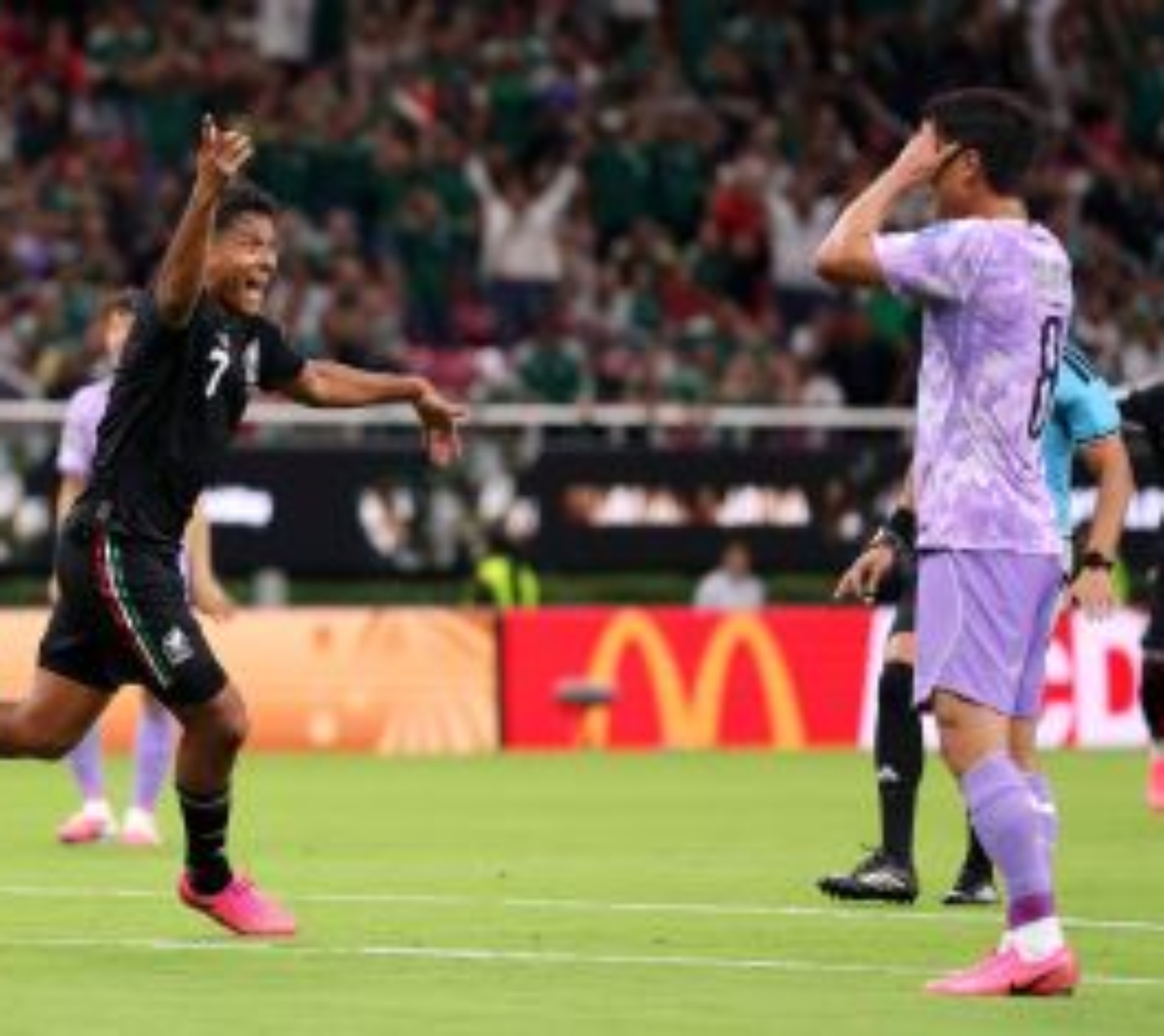 Luis Romo, jogador do México, comemorando o gol marcado sobre a Coreia do Sul, pela segunda rodada da Copa do Mundo • Luke Hales/Getty Images