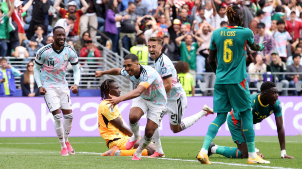Com dois gols, Tielemans comandou a classificação belga às oitavas
AFP
