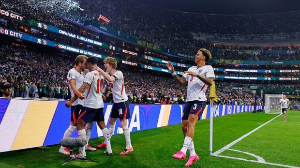 Inglaterra supera Azteca lotado, jogador a menos, e elimina México para avançar às quartas
© Getty