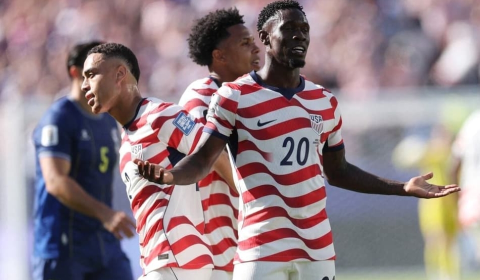 Balogun comemora gol em Estados Unidos x Bósnia (Foto: JAMIE SQUIRE / GETTY IMAGES NORTH AMERICA / Getty Images via AFP)