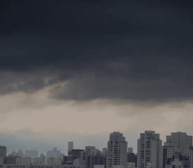 O Governo de São Paulo intensificou a atuação da Defesa Civil no litoral após a passagem de uma frente fria que provocou ventos de até 124,9 km/h, envio de alertas emergenciais à população e o registro de ocorrências em diversas regiões do Estado.

Crédito: Governo De São Paulo