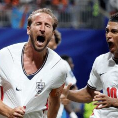 Comemoração de Harry Kane após gol de empate contra RD Congo • Divulgação/Fifa