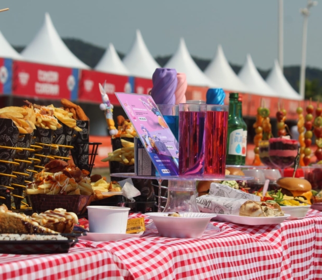 O Korea Fest Brasil promete transformar o Jardim Avelino em um grande palco da cultura sul-coreana, reunindo gastronomia típica, apresentações de K-pop, dança e atrações para toda a família durante o feriado prolongado.

Crédito: Divulgação