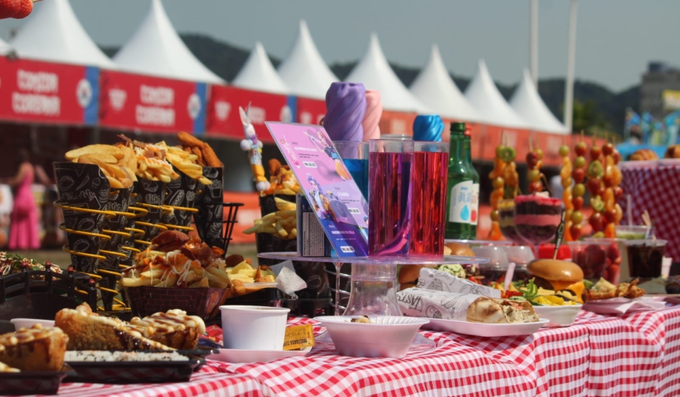 O Korea Fest Brasil promete transformar o Jardim Avelino em um grande palco da cultura sul-coreana, reunindo gastronomia típica, apresentações de K-pop, dança e atrações para toda a família durante o feriado prolongado.

Crédito: Divulgação