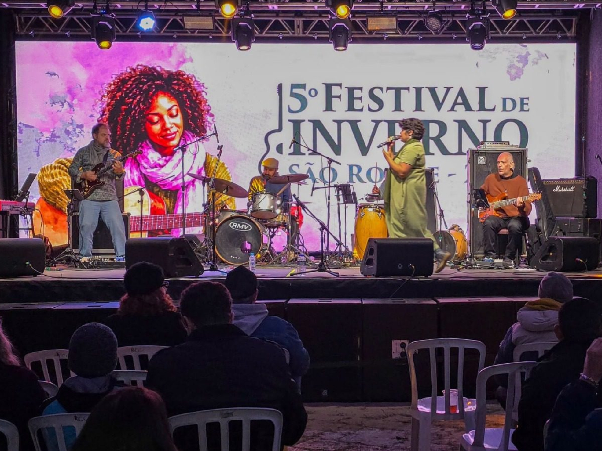 O maior Festival de Inverno da história de São Roque terminou com recorde de público, grandes shows e um gesto solidário que marcou esta edição.

Crédito: Divulgação
