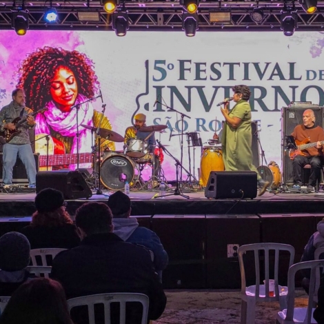 O maior Festival de Inverno da história de São Roque terminou com recorde de público, grandes shows e um gesto solidário que marcou esta edição.

Crédito: Divulgação