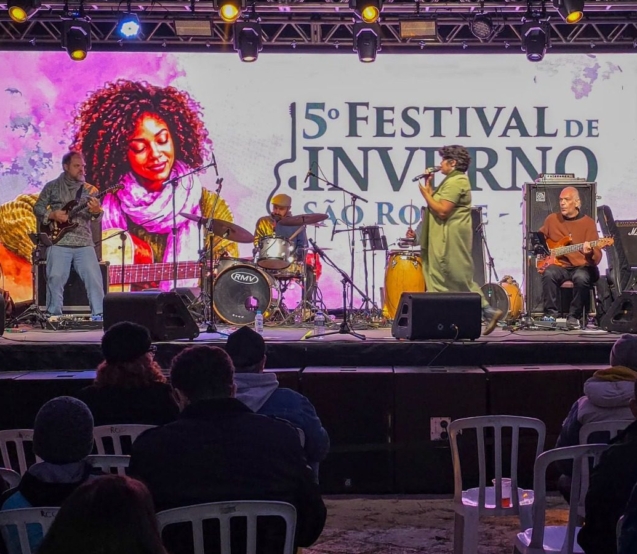 O maior Festival de Inverno da história de São Roque terminou com recorde de público, grandes shows e um gesto solidário que marcou esta edição.

Crédito: Divulgação