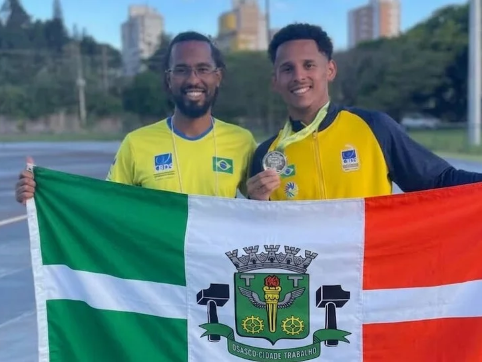 Osasquenses Romailson Ribeiro de Santana e David Alisson Dias representarão a Seleção Brasileira de Atletismo Surdolímpico no Open Pan-Americano Desportivo de Surdos 2026, levando o nome de Osasco e do Brasil ao cenário internacional.

Crédito: Divulgação