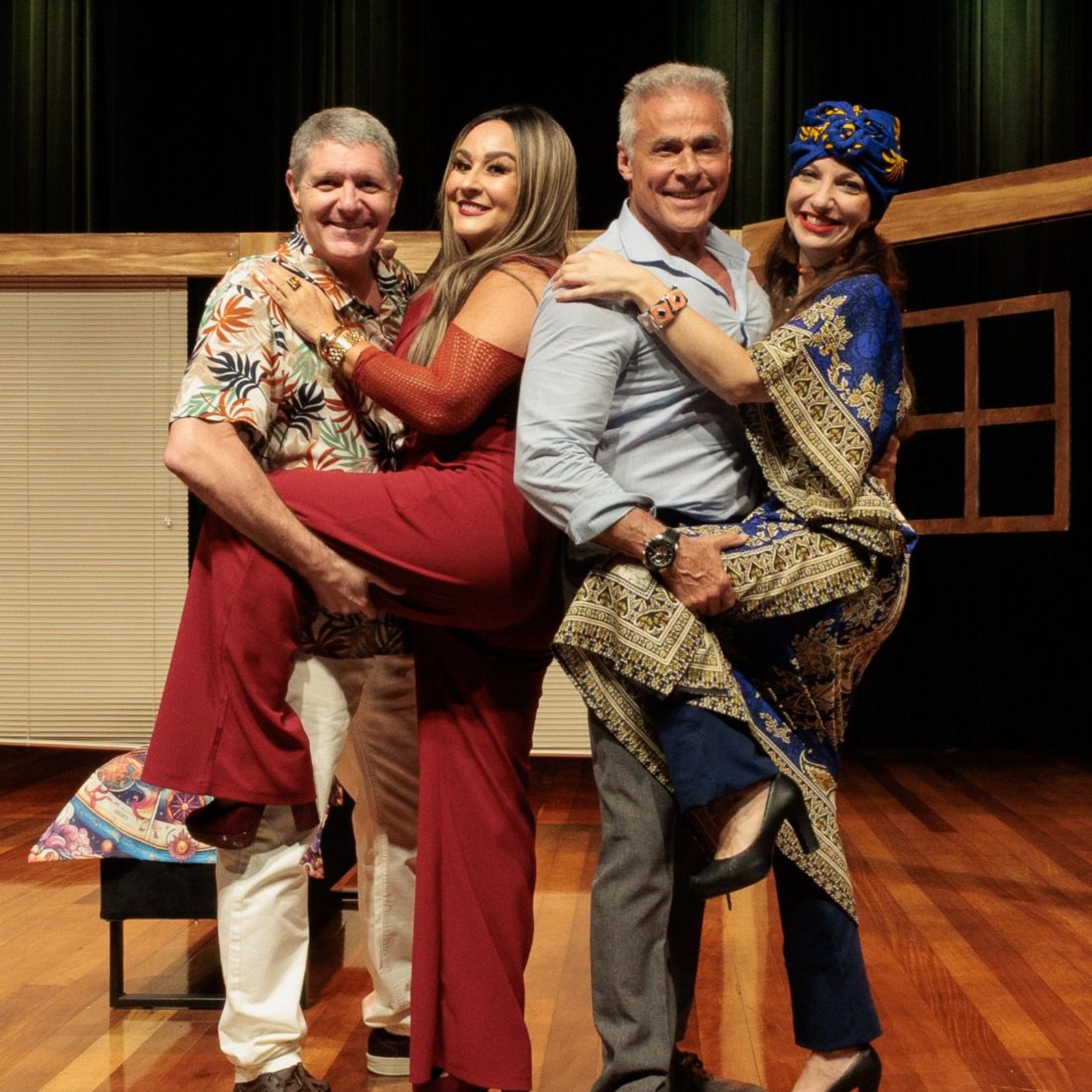 Uma noite de muitas risadas, situações inesperadas e personagens irreverentes promete conquistar o público em uma comédia que transforma crises conjugais em grandes momentos de diversão.

Crédito: Divulgação 
