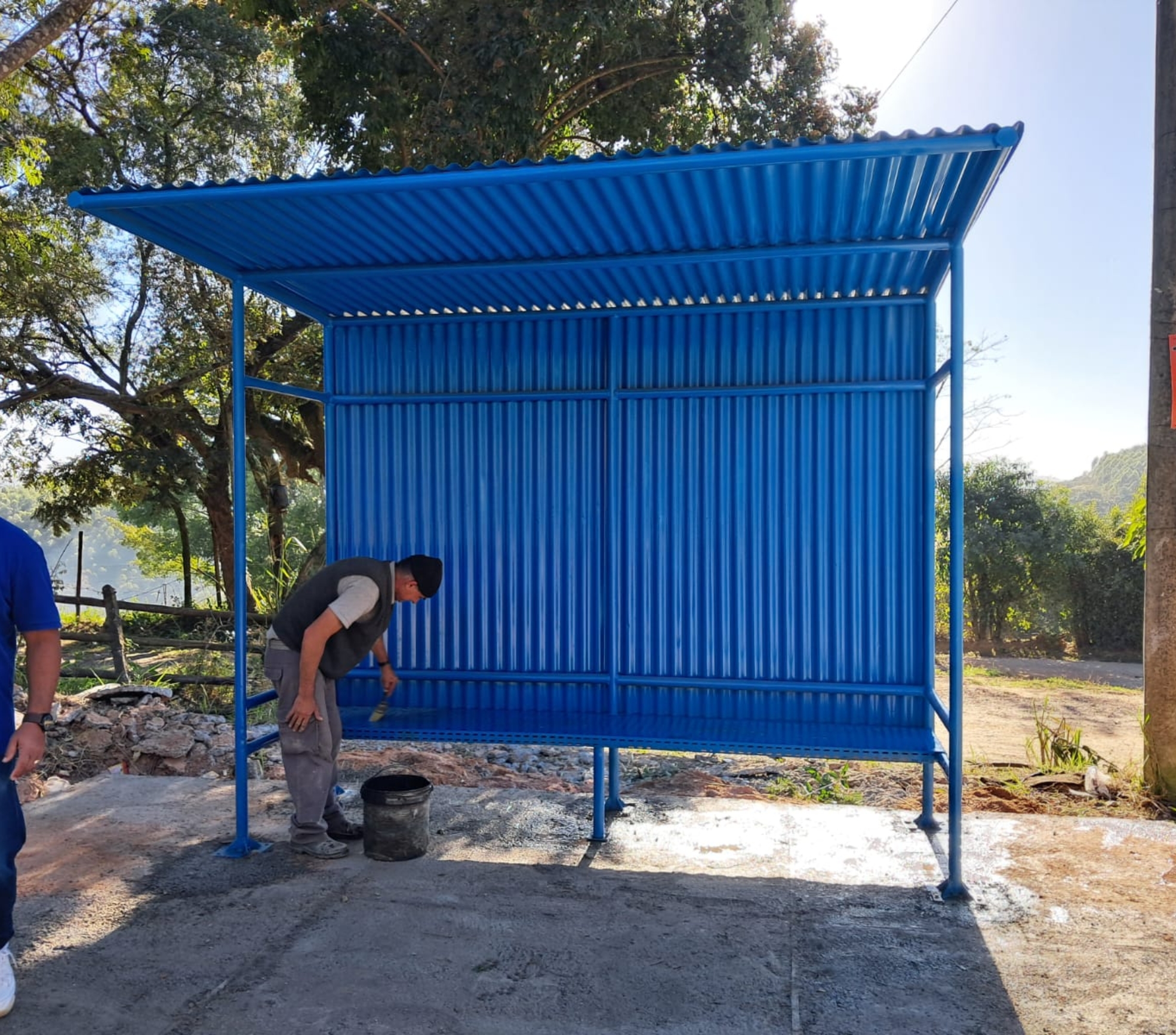 Novos pontos de ônibus foram instalados pela Prefeitura de Mairinque em diferentes bairros do município, ampliando a infraestrutura urbana e proporcionando mais conforto, segurança e comodidade aos usuários do transporte coletivo.

Foto: Prefeitura De Mairinque