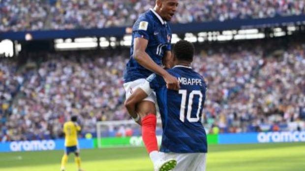 França comemora gol contra a Suécia na Copa do Mundo • Reprodução/Fifa AFP via Getty Images