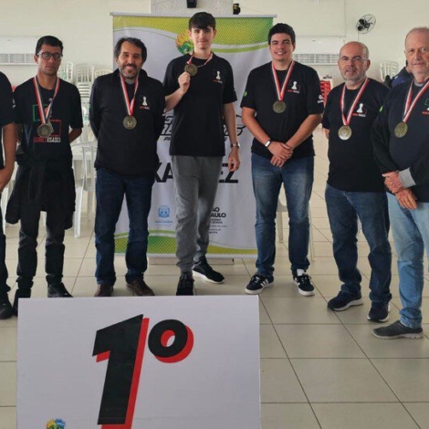 Estratégia, talento e muita concentração! Os enxadristas de Osasco fizeram história nos Jogos Regionais e garantiram os títulos masculino e feminino, levando o nome da cidade ao topo do pódio.

Crédito: Divulgação