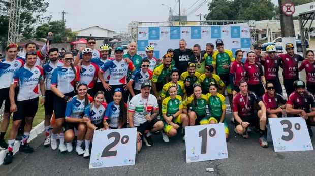 A equipe de ciclismo de Osasco brilhou nos 68º Jogos Regionais ao conquistar os vice-campeonatos gerais nas categorias feminina e masculina, reafirmando a tradição e a competitividade do município na modalidade.

Crédito: Divulgação