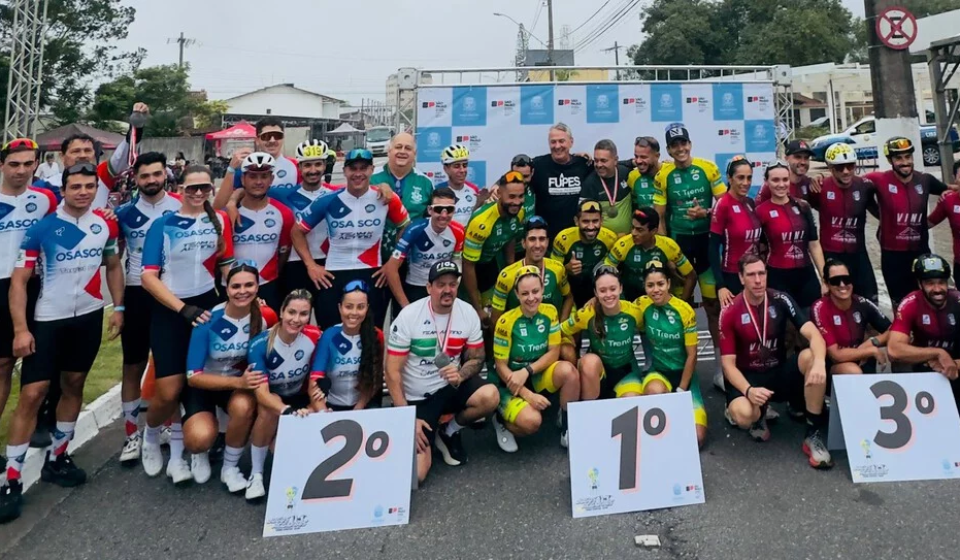 A equipe de ciclismo de Osasco brilhou nos 68º Jogos Regionais ao conquistar os vice-campeonatos gerais nas categorias feminina e masculina, reafirmando a tradição e a competitividade do município na modalidade.

Crédito: Divulgação