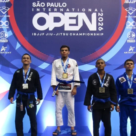 Atletas do programa Bolsa Atleta da Prefeitura de Osasco conquistaram seis medalhas de ouro, uma de prata e uma de bronze no São Paulo International Open e no São Paulo Kids International Open 2026, disputados em Barueri.

Crédito: Divulgação