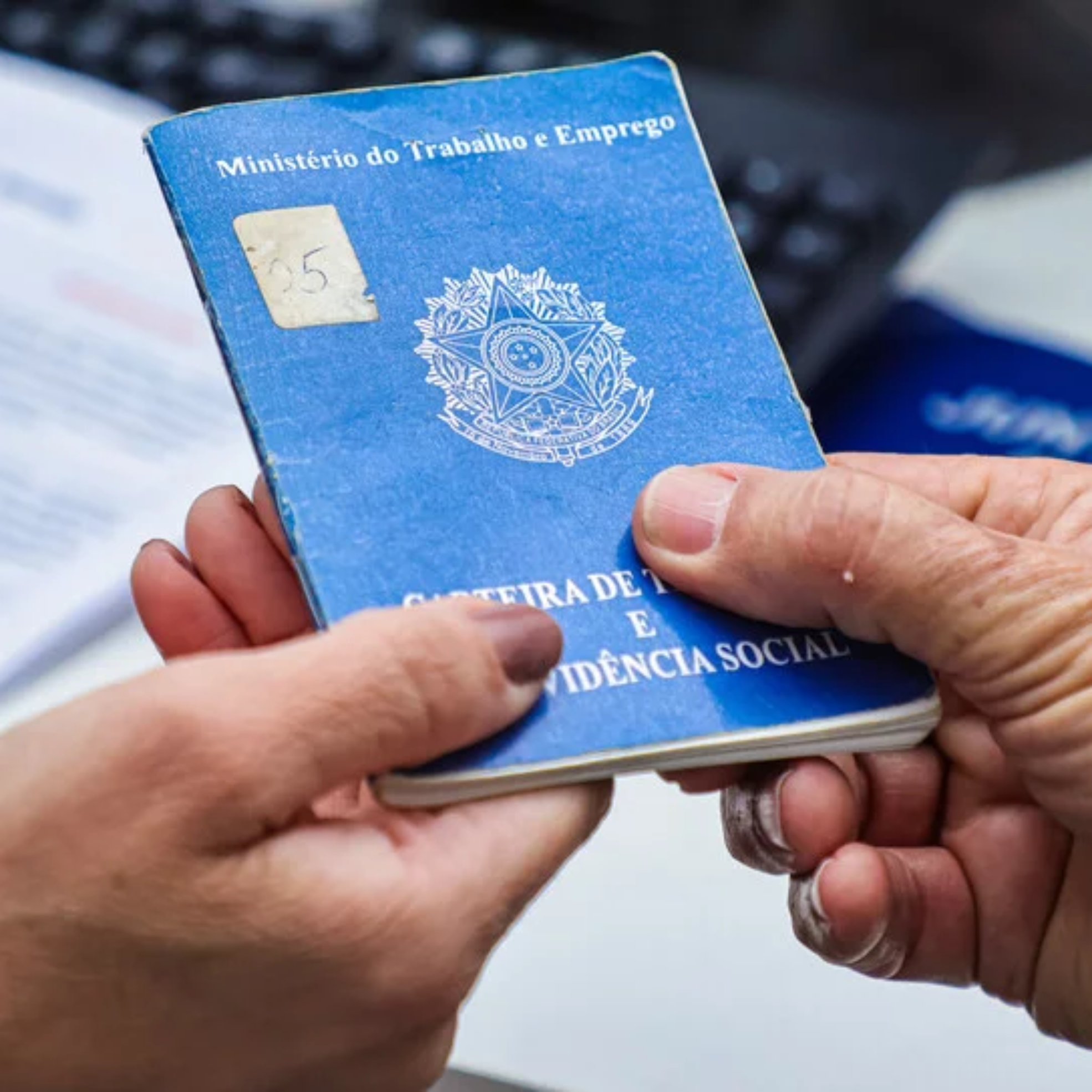 O programa Emprego Mais Perto de Você retorna a Osasco com mais de 2 mil vagas de trabalho, processos seletivos presenciais, cursos profissionalizantes gratuitos e orientação para elaboração de currículo, aproximando oportunidades de emprego da população.

Fotos: Arquivo/Secom