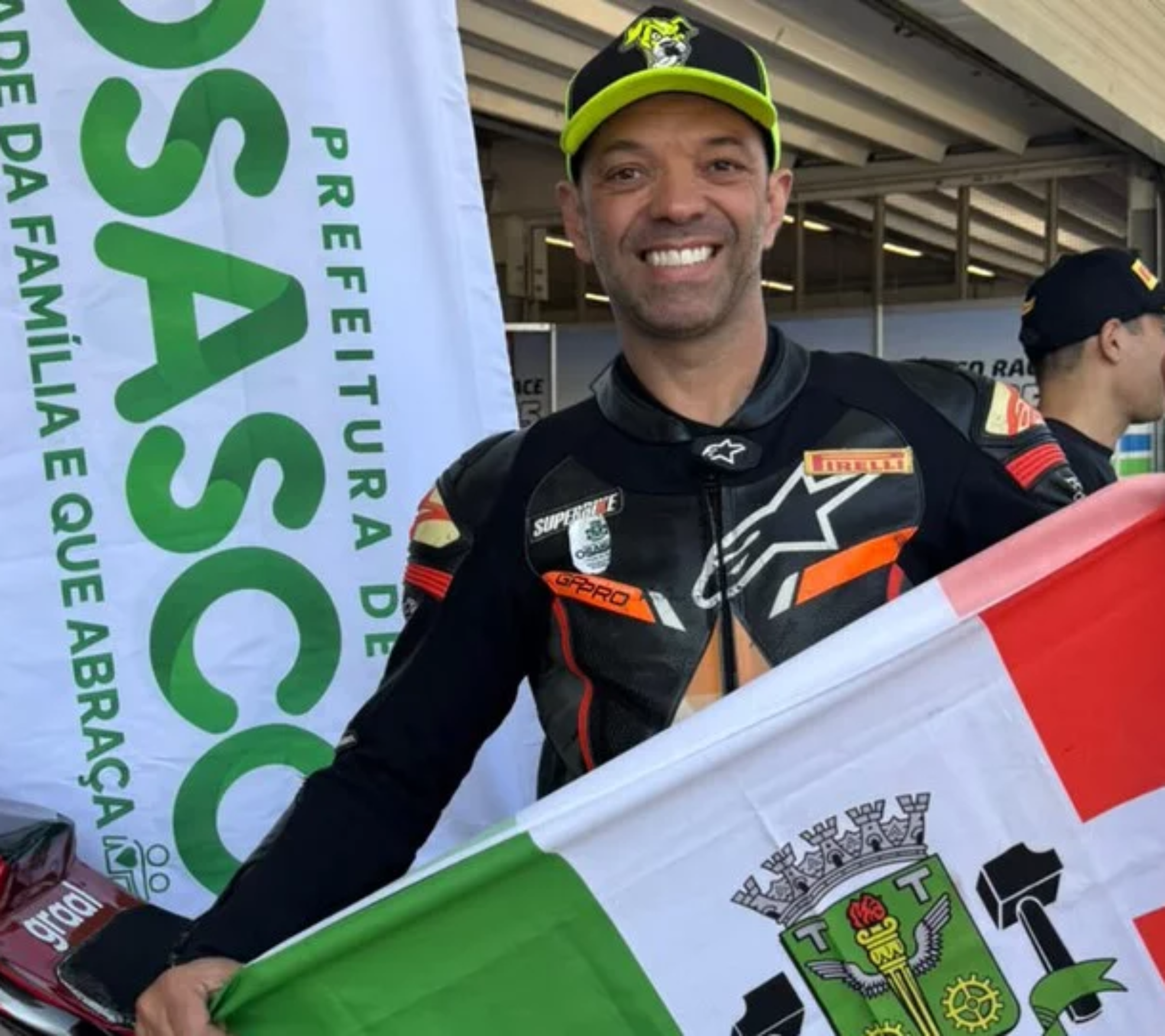 O piloto osasquense Pierre Balducci competiu na 4ª etapa do SuperBike Brasil, em Interlagos, e terminou na 7ª colocação da categoria SSP400 PRO. Apesar dos desafios enfrentados durante a prova, o atleta segue focado na evolução da equipe para as próximas etapas da temporada.

Crédito: Divulgação