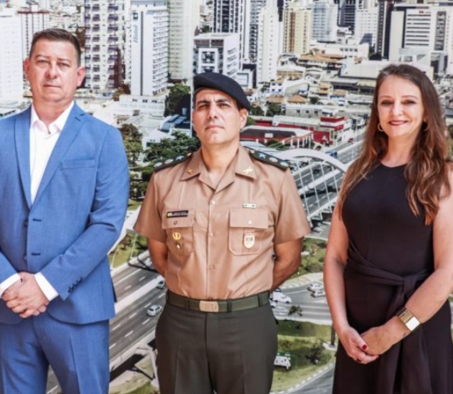 Homenageados da 263ª edição do Programa Nossa História participam de solenidade na Câmara Municipal de Osasco, que celebrou o Dia do Soldado e o Dia do Psicólogo.

Crédito: Câmara De Osasco 