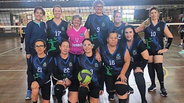 A equipe feminina de Vôlei Adaptado – Categoria A de Cabreúva participou de mais uma rodada da Liga de Sorocaba, em Tatuí. Apesar das duas derrotas por 2 a 0, as atletas demonstraram dedicação e espírito de equipe e seguem se preparando para os próximos desafios.
Crédito: Divulgação