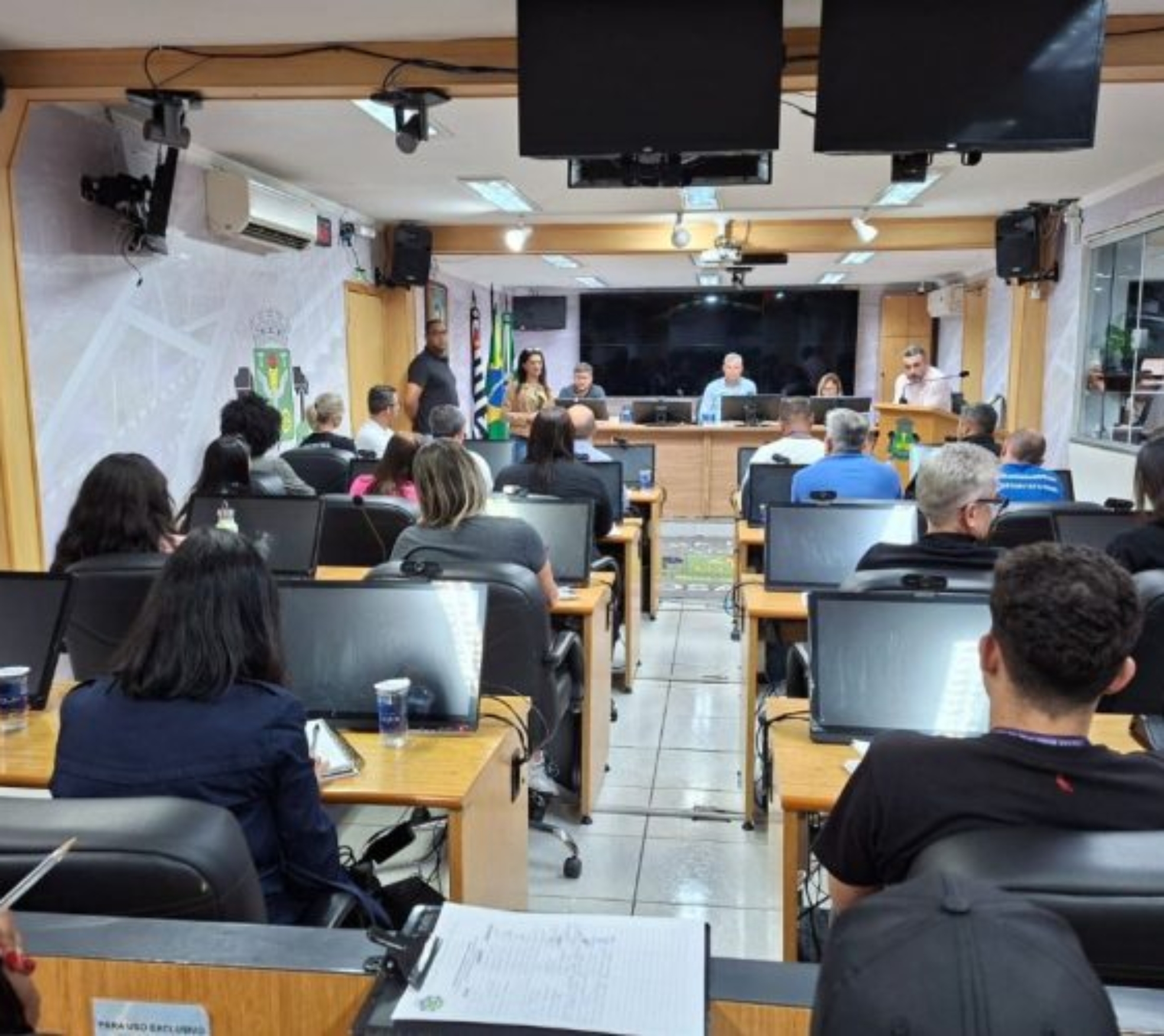 Câmara Municipal de Osasco reúne representantes da Secretaria de Saúde para orientar vereadores e assessorias sobre a execução de emendas parlamentares impositivas.

Crédito: Câmara De Osasco