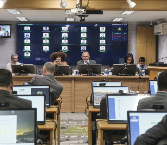 A Câmara Municipal de Osasco retomou os trabalhos legislativos com a 38ª Sessão Ordinária, que marcou a aprovação de quatro projetos na primeira sessão após o recesso parlamentar.

Crédito: Ricardo Migliorini