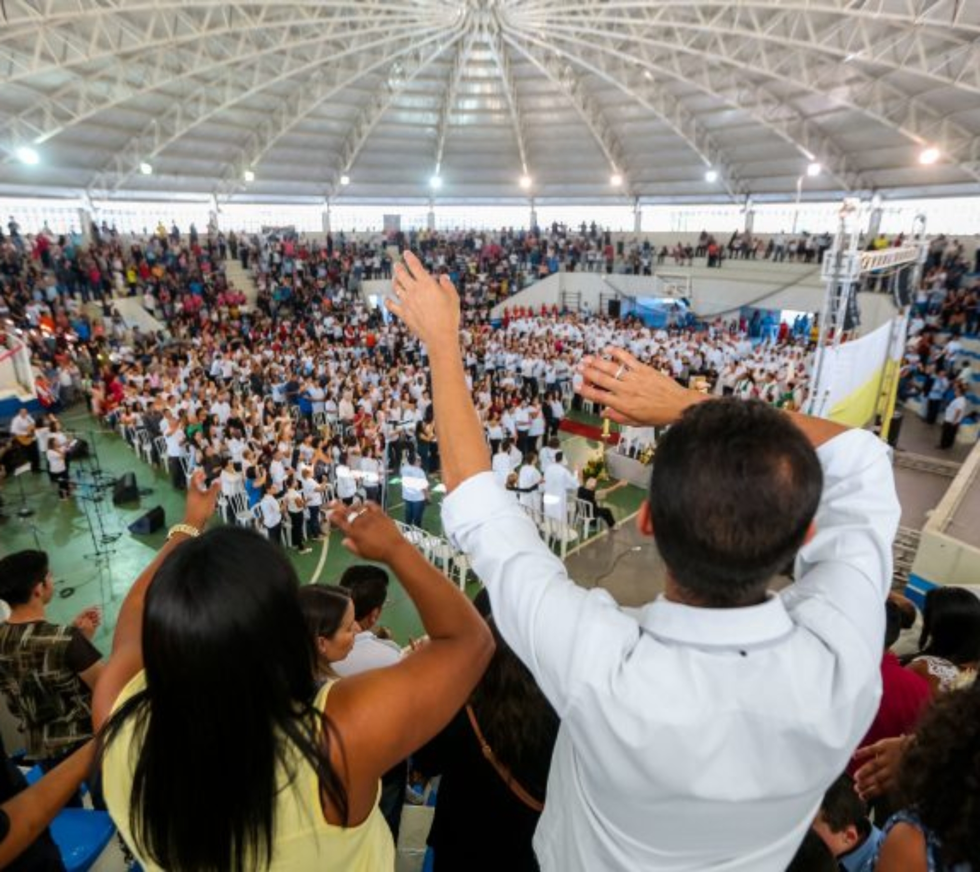 Fiéis participam do 17º Encontro dos Devotos de Nossa Senhora Aparecida, que reúne comunidades católicas de Itapevi em uma programação com procissão, Santa Missa, louvor e momentos de oração neste sábado (22).

Crédito: Felipe Barros - PMI