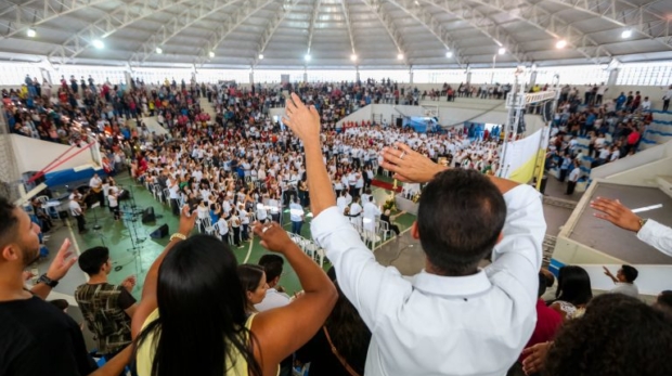 Fiéis participam do 17º Encontro dos Devotos de Nossa Senhora Aparecida, que reúne comunidades católicas de Itapevi em uma programação com procissão, Santa Missa, louvor e momentos de oração neste sábado (22).
Crédito: Felipe Barros - PMI