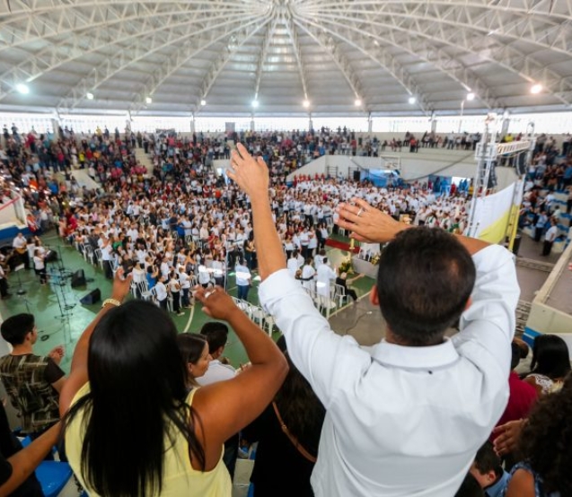 Fiéis participam do 17º Encontro dos Devotos de Nossa Senhora Aparecida, que reúne comunidades católicas de Itapevi em uma programação com procissão, Santa Missa, louvor e momentos de oração neste sábado (22).

Crédito: Felipe Barros - PMI