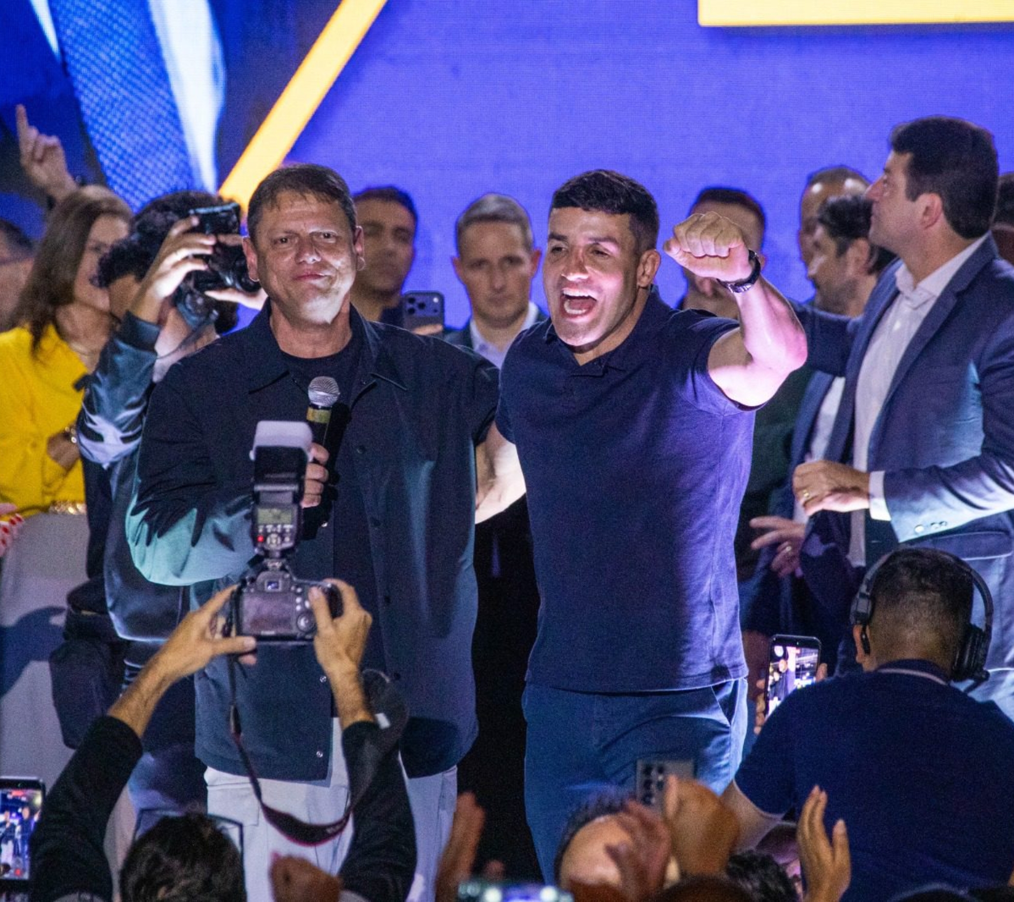 Ao lado do governador Tarcísio de Freitas, parlamentares, prefeitos e lideranças regionais, Wesley Cezar recebeu apoio durante o evento que oficializou sua candidatura à Câmara dos Deputados nas eleições de 2026.

Crédito: Divulgação