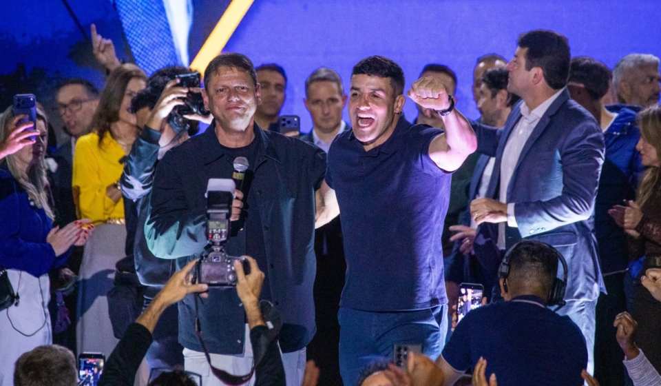 Ao lado do governador Tarcísio de Freitas, parlamentares, prefeitos e lideranças regionais, Wesley Cezar recebeu apoio durante o evento que oficializou sua candidatura à Câmara dos Deputados nas eleições de 2026.

Crédito: Divulgação