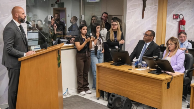 O prefeito Gerson Pessoa participou da abertura do segundo semestre legislativo da Câmara de Osasco e destacou a importância do trabalho conjunto entre Executivo e Legislativo em benefício da população osasquense 

Fotos: Ricardo Migliorini