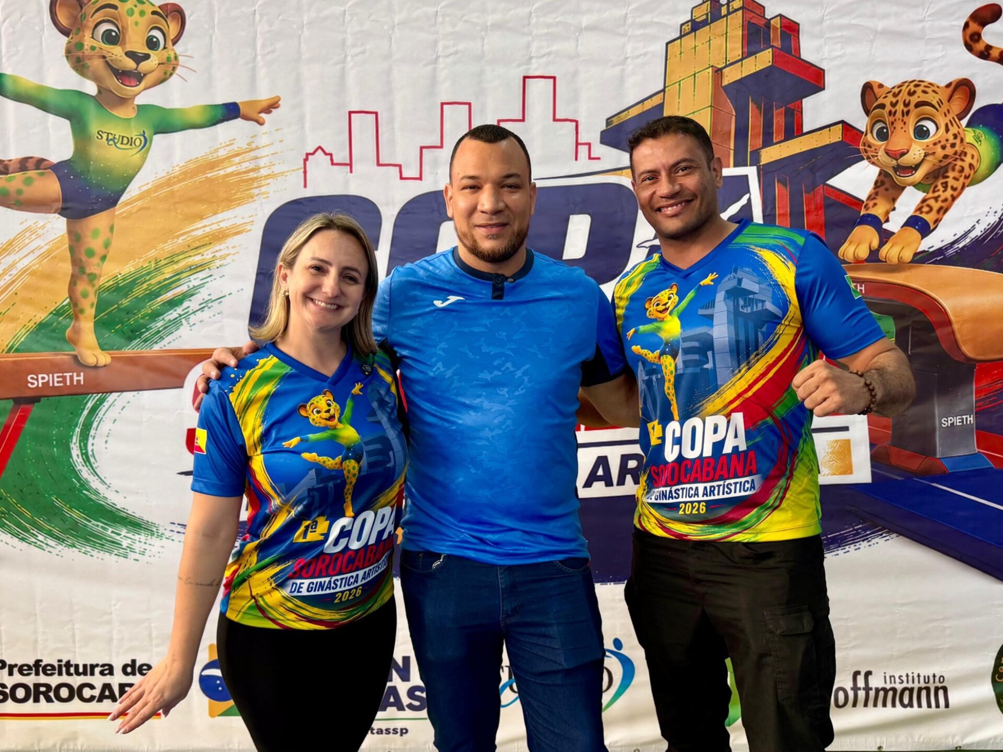 O vereador Dylan Dantas participou da abertura da 1ª Copa Sorocabana de Ginástica Artística, competição instituída por lei de sua autoria para incentivar a modalidade, promover novos talentos e fortalecer o esporte em Sorocaba.

Crédito: Câmara De Sorocaba