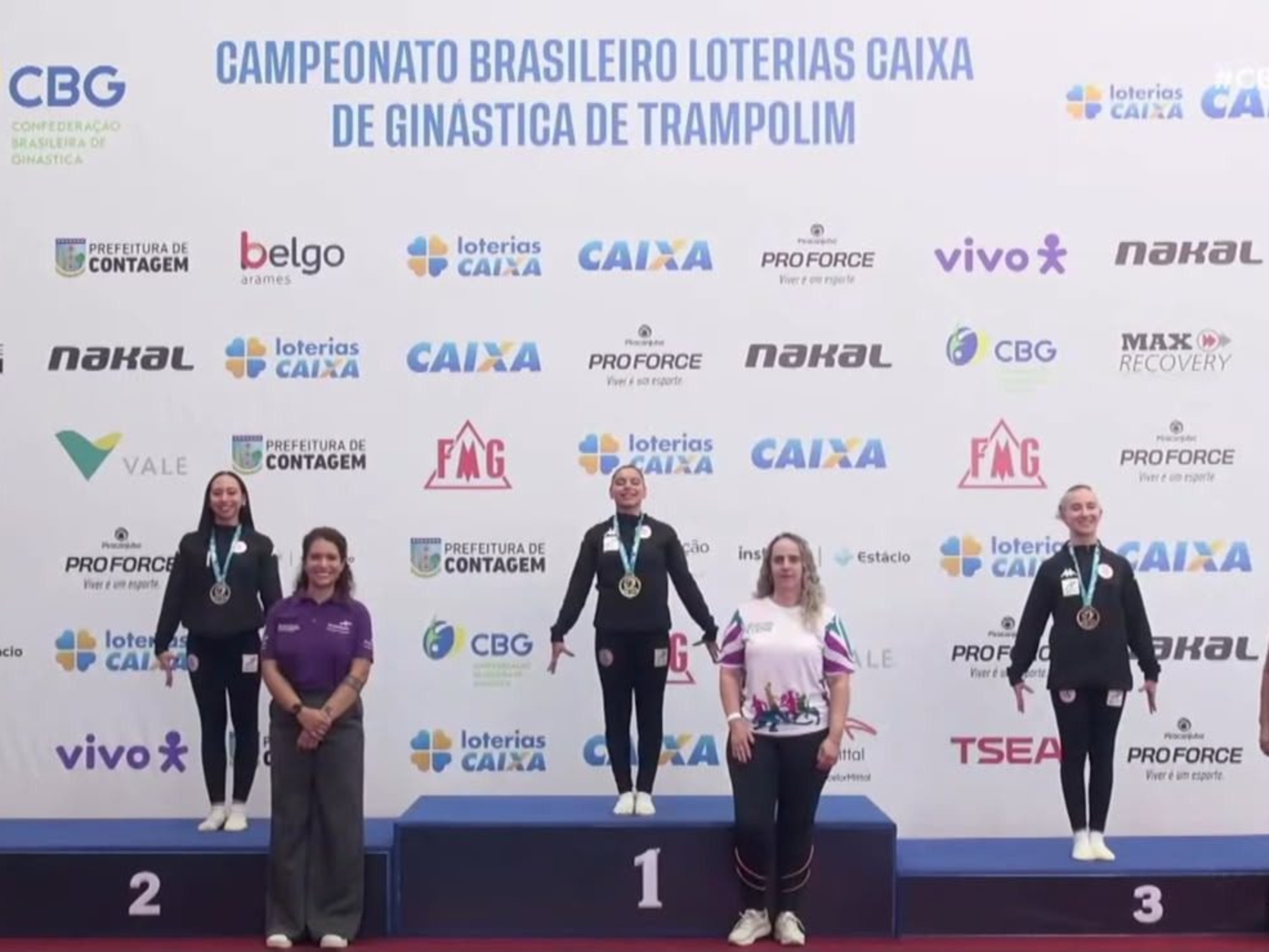Giulia Tiemi Belcorso e Beatriz Madaschi de Araujo colocaram Osasco novamente em destaque na ginástica brasileira, com prata no Duplo Mini-Trampolim e bronze no Tumbling, respectivamente, durante competições realizadas em Contagem (MG).