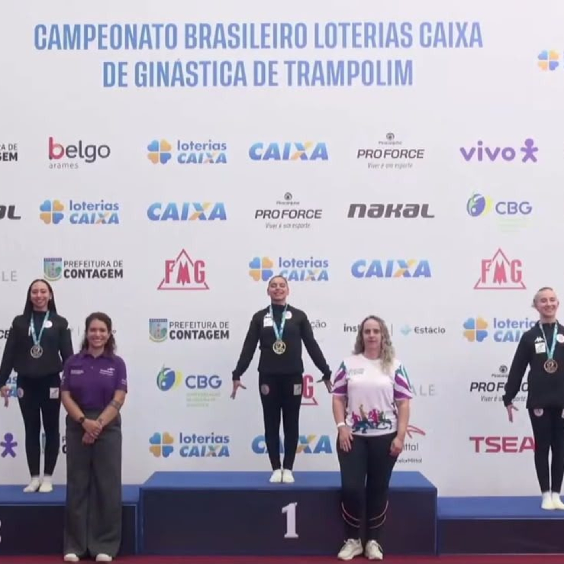 Giulia Tiemi Belcorso e Beatriz Madaschi de Araujo colocaram Osasco novamente em destaque na ginástica brasileira, com prata no Duplo Mini-Trampolim e bronze no Tumbling, respectivamente, durante competições realizadas em Contagem (MG).